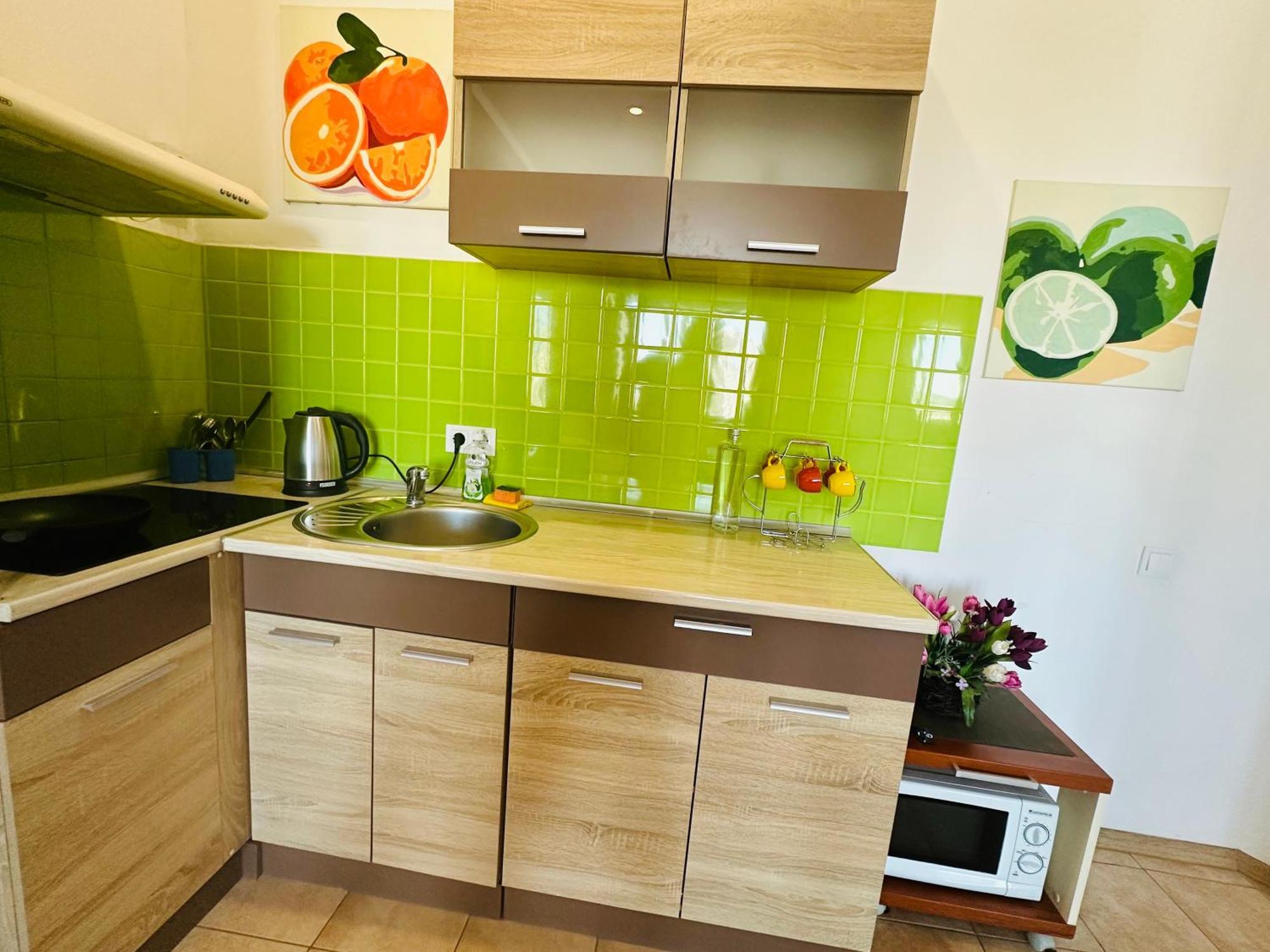 Apartments On Marshala Govorova Odesa Exterior photo