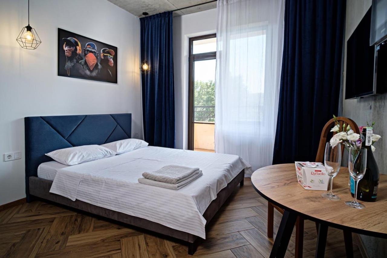 Apartments On Marshala Govorova Odesa Exterior photo