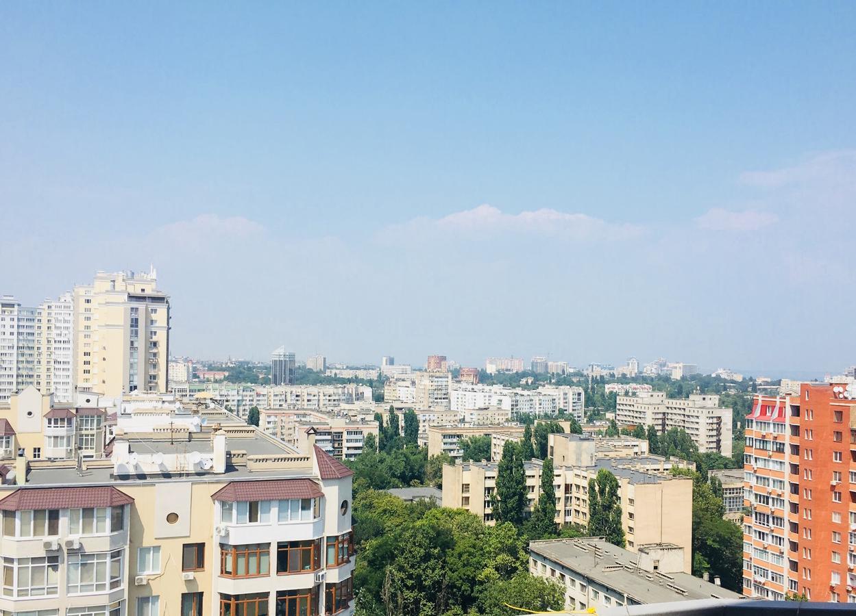 Apartments On Marshala Govorova Odesa Exterior photo